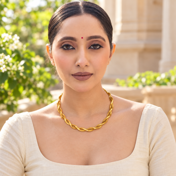 NIR-NEC-0009_Model_A Twisted Gold Chain Necklace