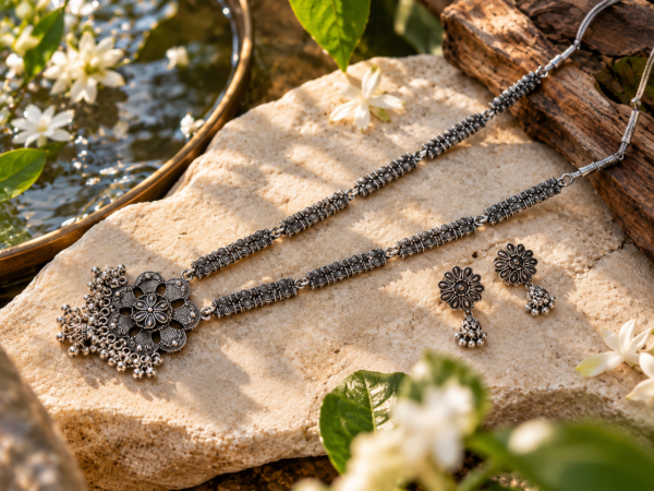 Silver Round Filigree Pendant Set