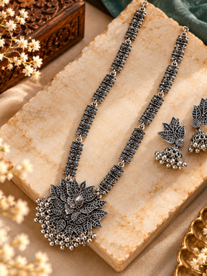 NIR-ORIGINAL-0034 Silver Leaf Rosette Pendant Set