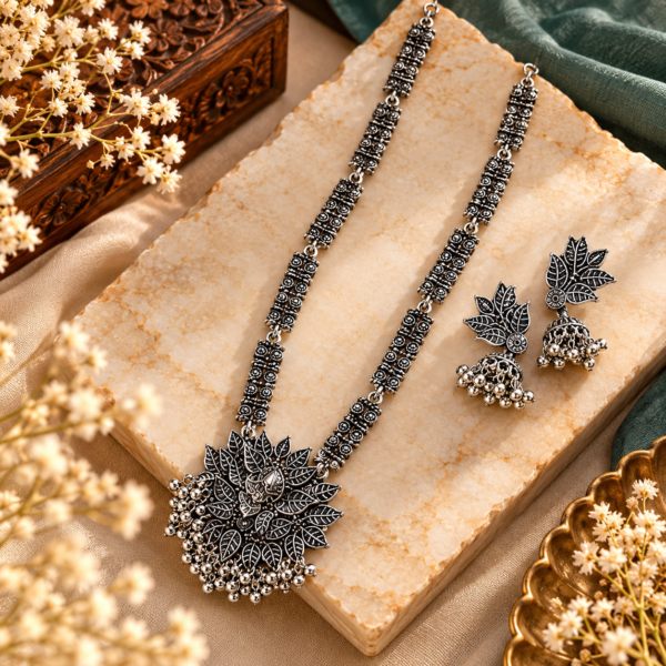 Silver Leaf Rosette Pendant Set
