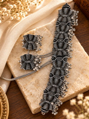 Silver Ribbed Panel Choker Set