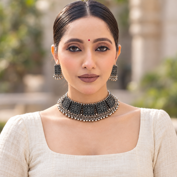 NIR-SET-0016_Model_A Silver Square-panel Choker Set