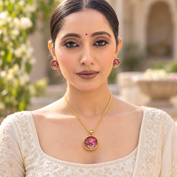 NIR-SET-0017_Model_A Pink Floral Enamel Set